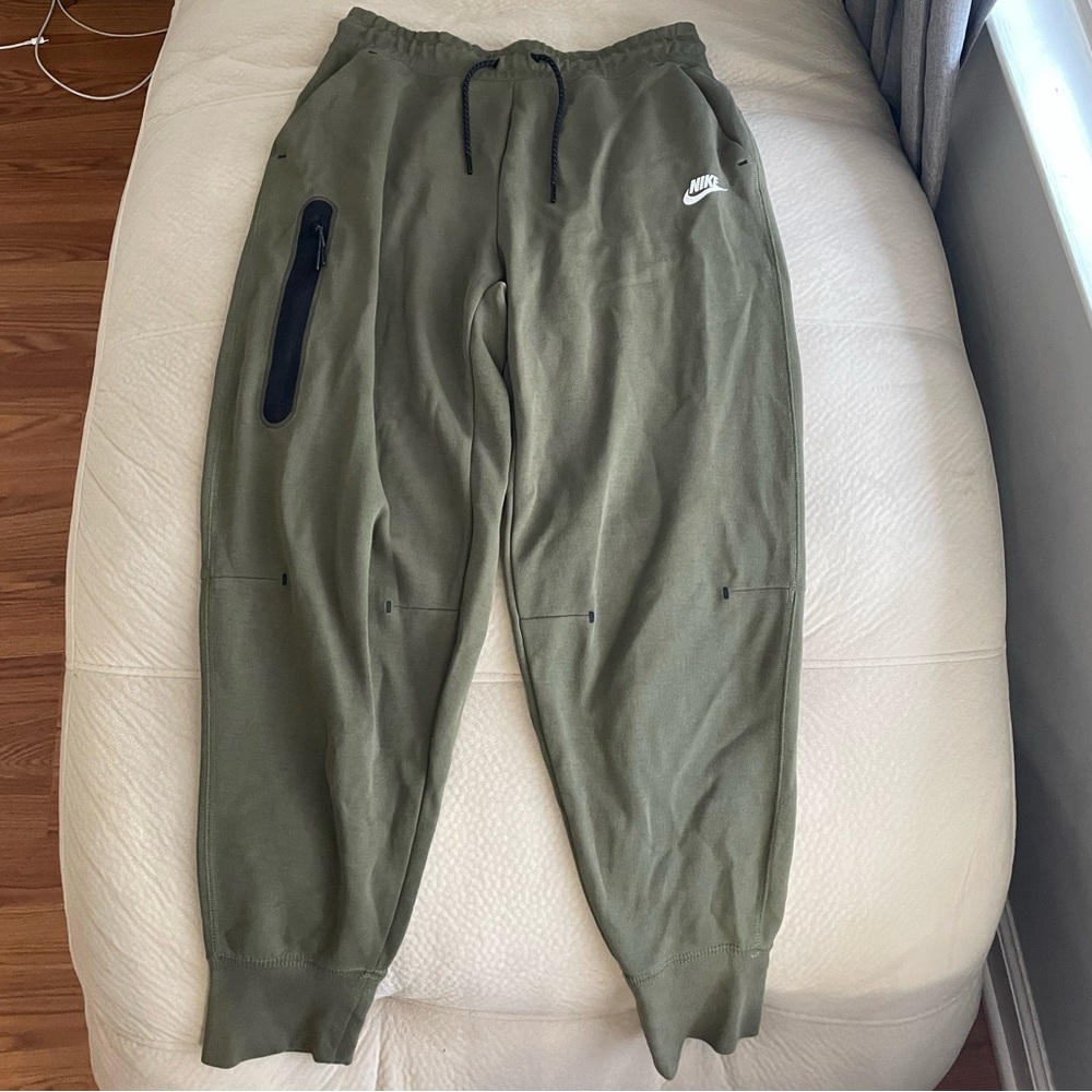 Nike Tech Sweatpants